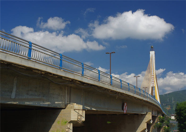 扬州304不锈钢桥梁护栏：安全、耐用与美观的完美结合