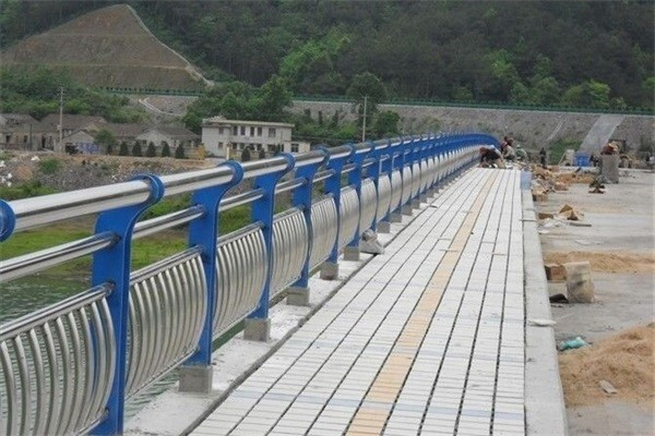扬州不锈钢桥梁灯光护栏