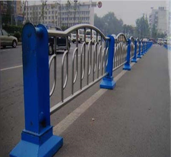 扬州不锈钢防撞栏杆生产制造工艺